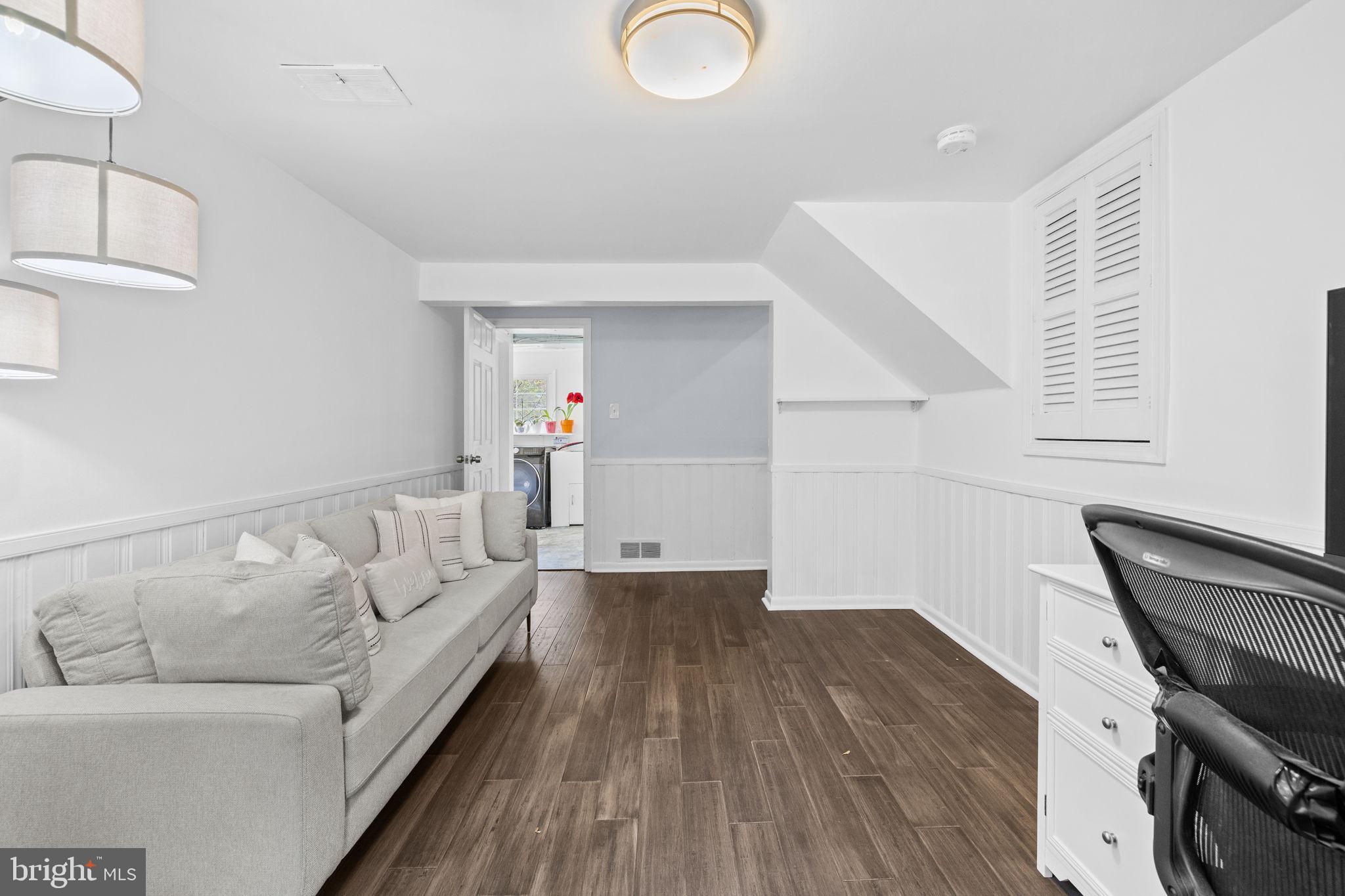 DEVON DOWNS - Residential