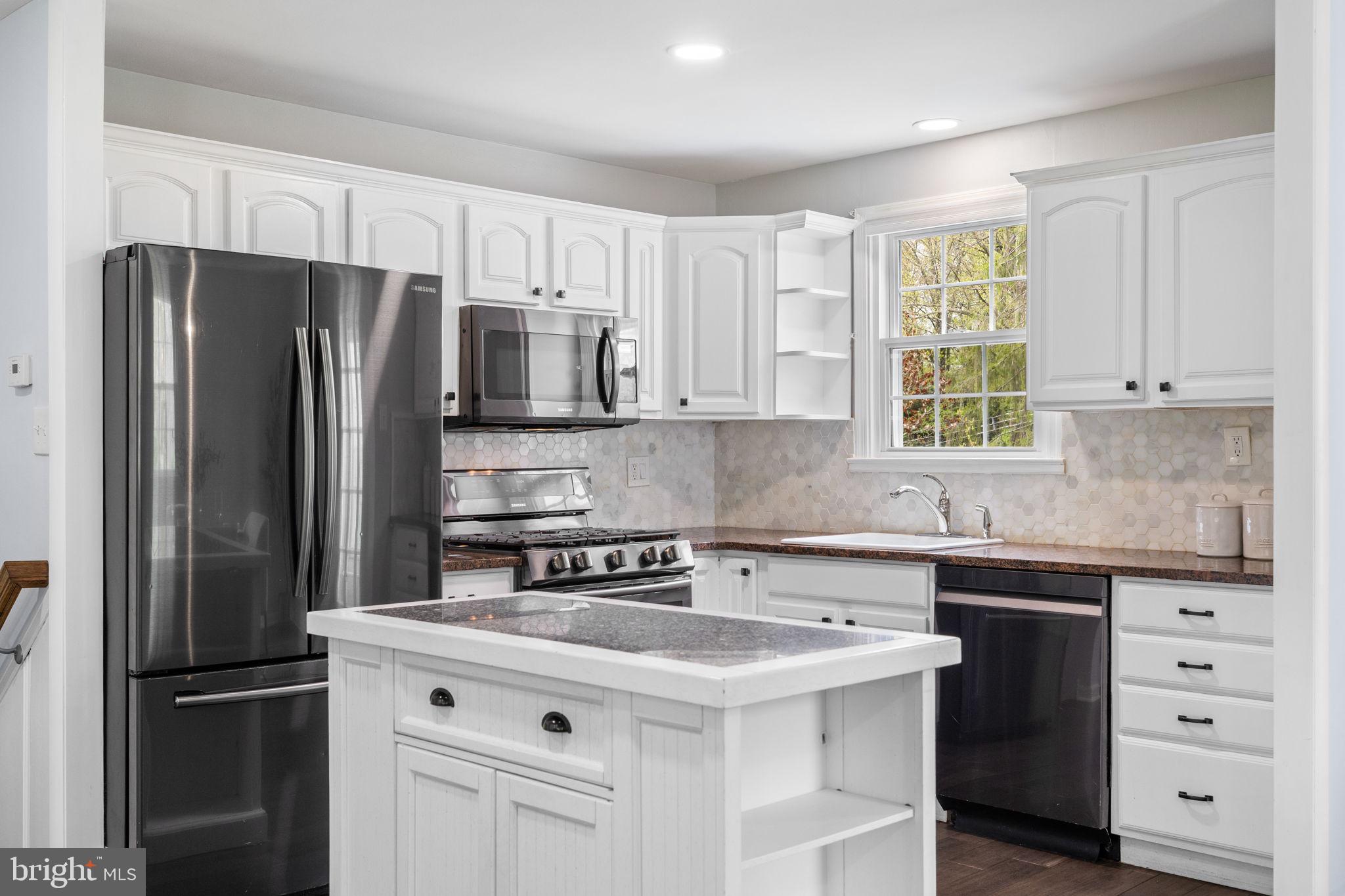 DEVON DOWNS - Residential