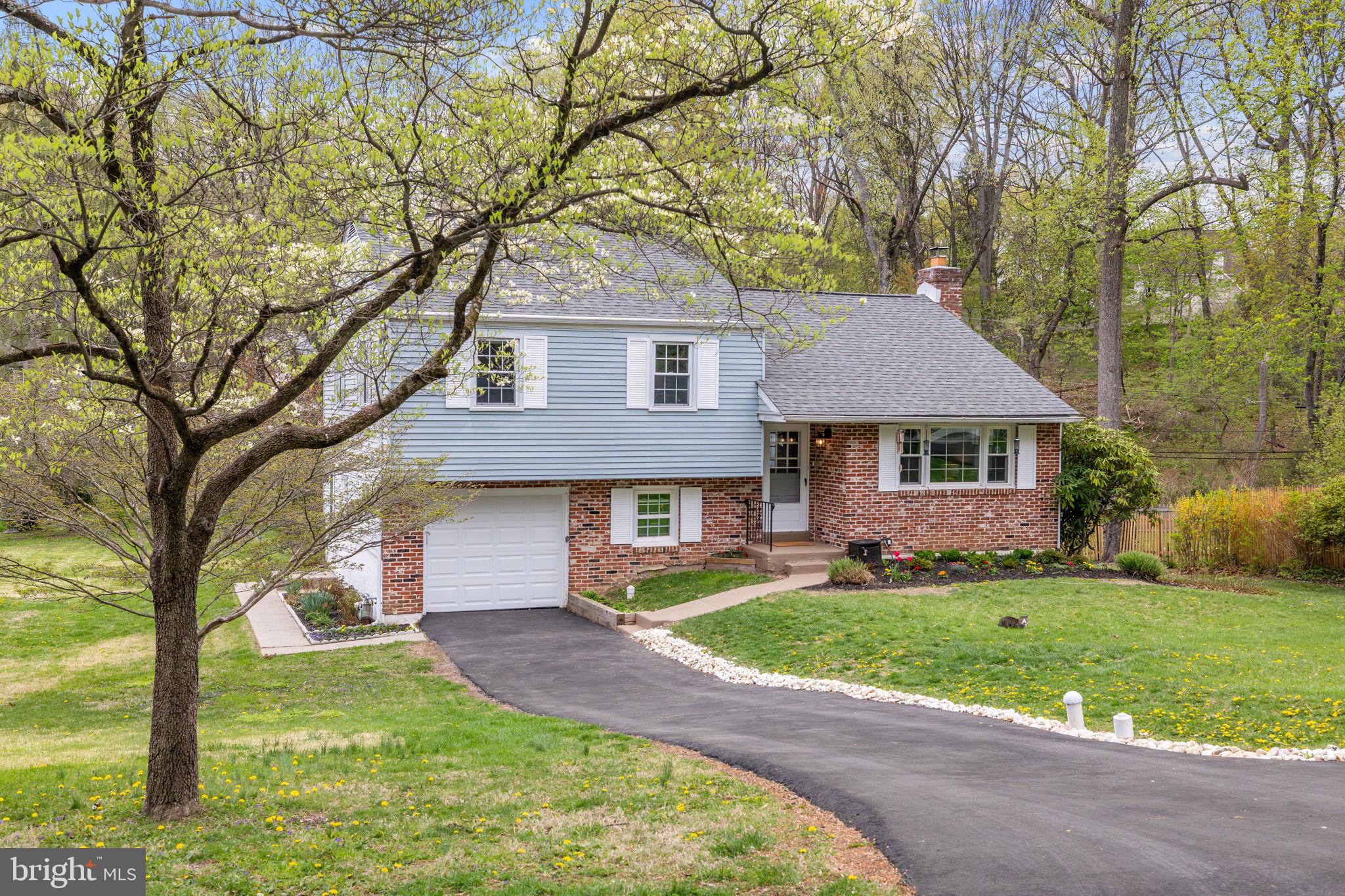 46 LAKESIDE AVENUE