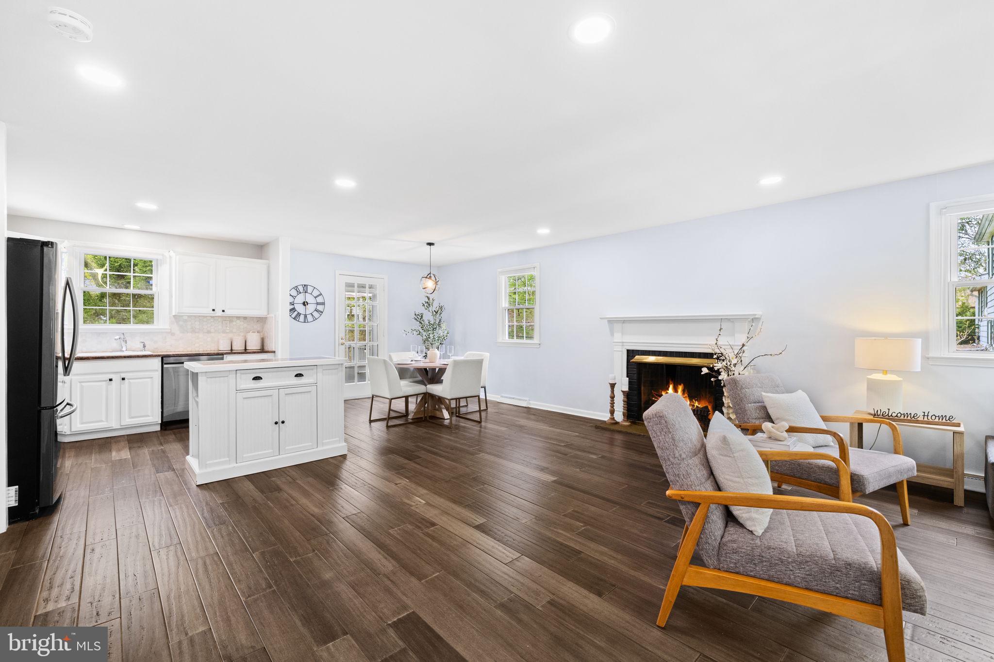 46 LAKESIDE AVENUE