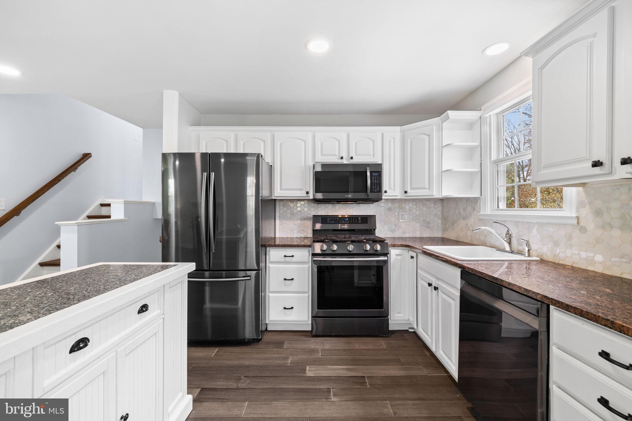 DEVON DOWNS - Residential