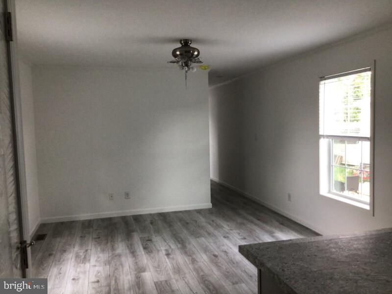 BREEZY ACRES - Residential