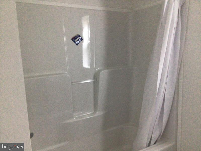 BREEZY ACRES - Residential