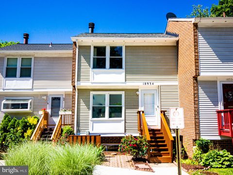 Townhouse For Sale - 18934 Pine Ridge Lane #8-2<br/> GERMANTOWN, MD 20874