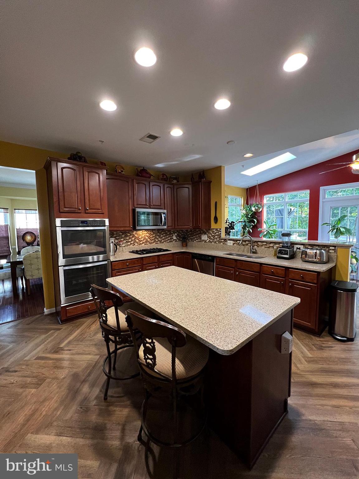 LINWOOD KNOLLS - Residential Lease