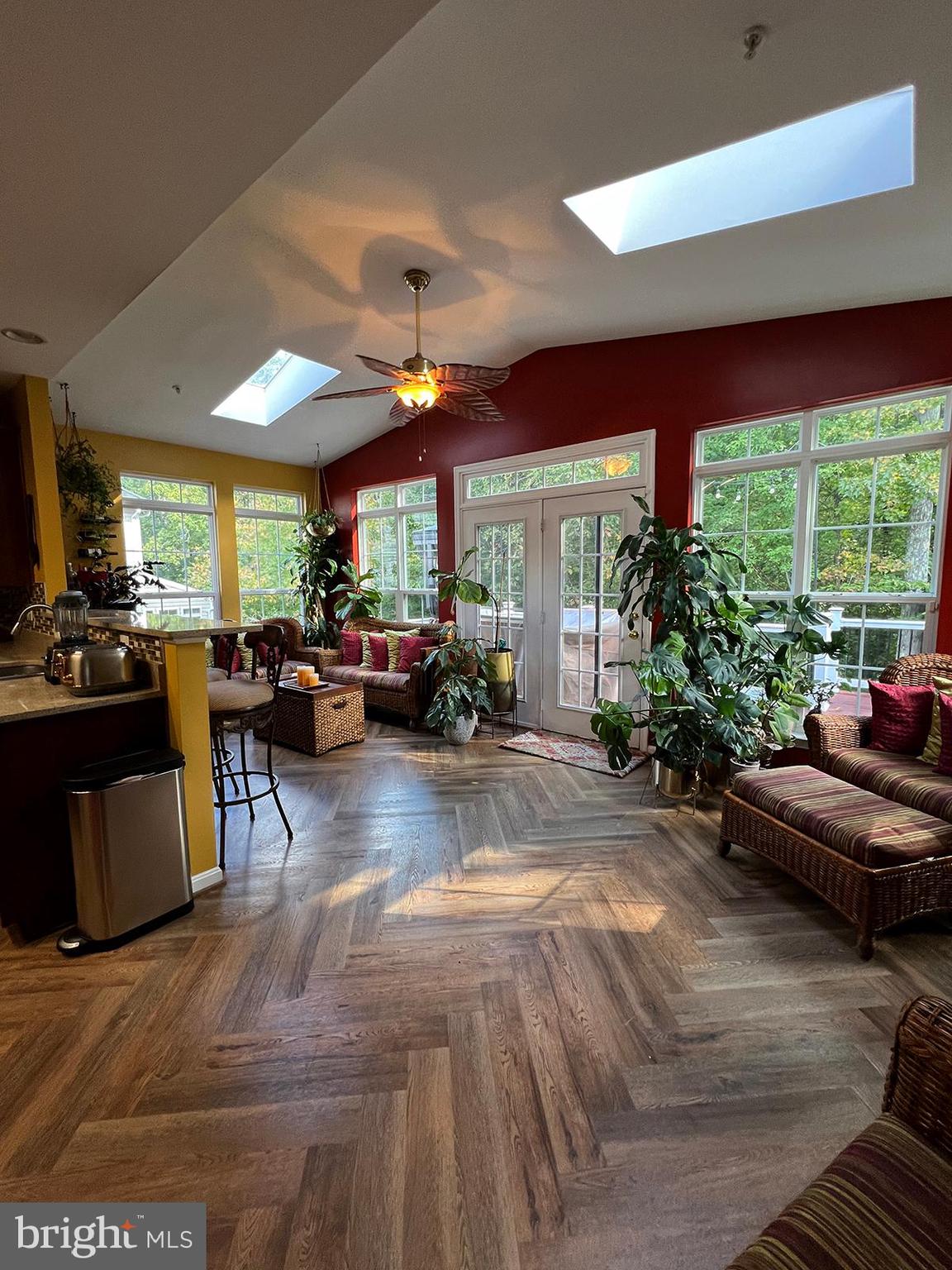 LINWOOD KNOLLS - Residential Lease