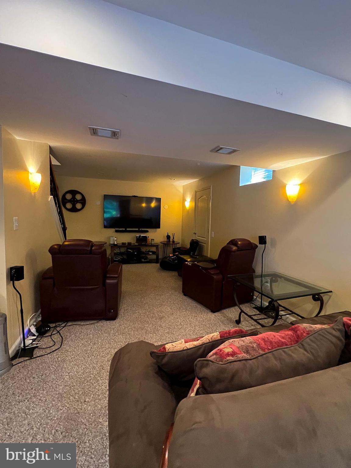 LINWOOD KNOLLS - Residential Lease