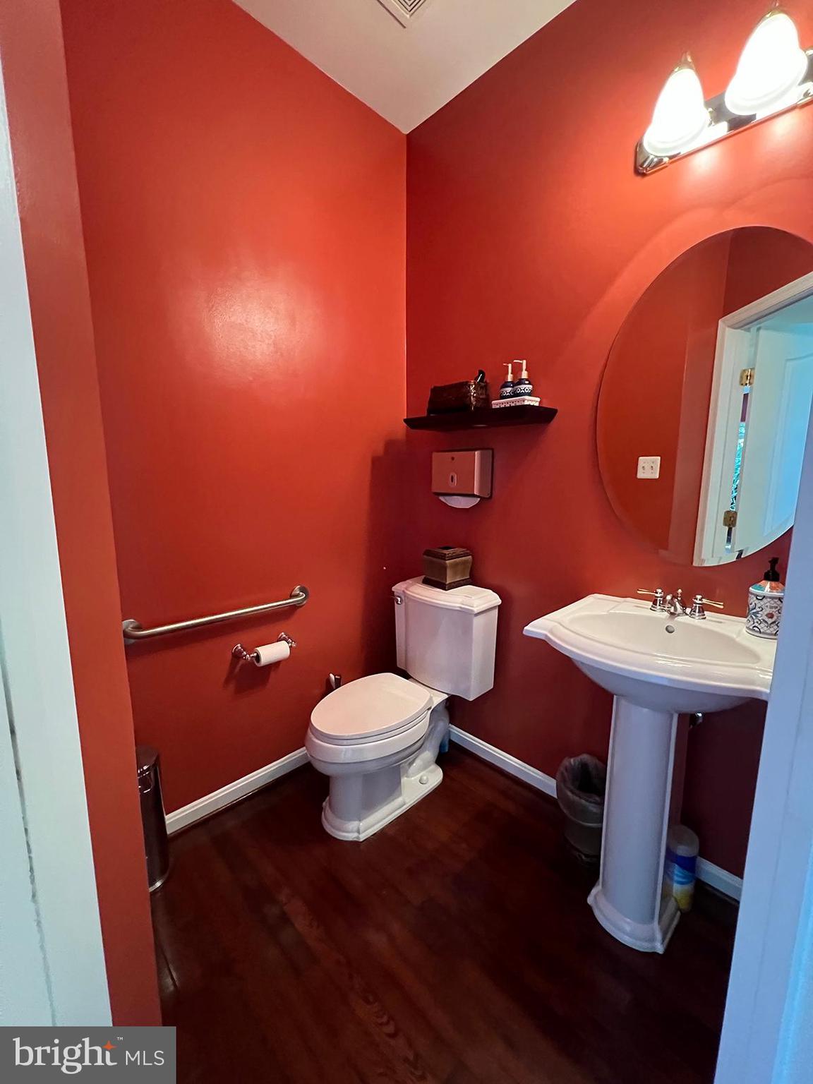 LINWOOD KNOLLS - Residential Lease