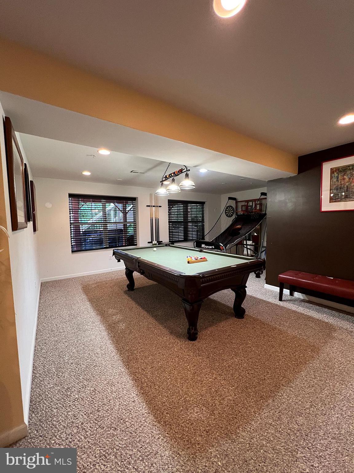 LINWOOD KNOLLS - Residential Lease