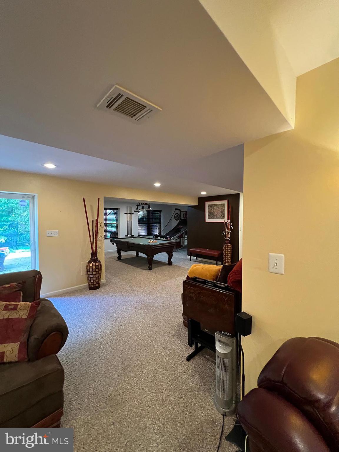 LINWOOD KNOLLS - Residential Lease