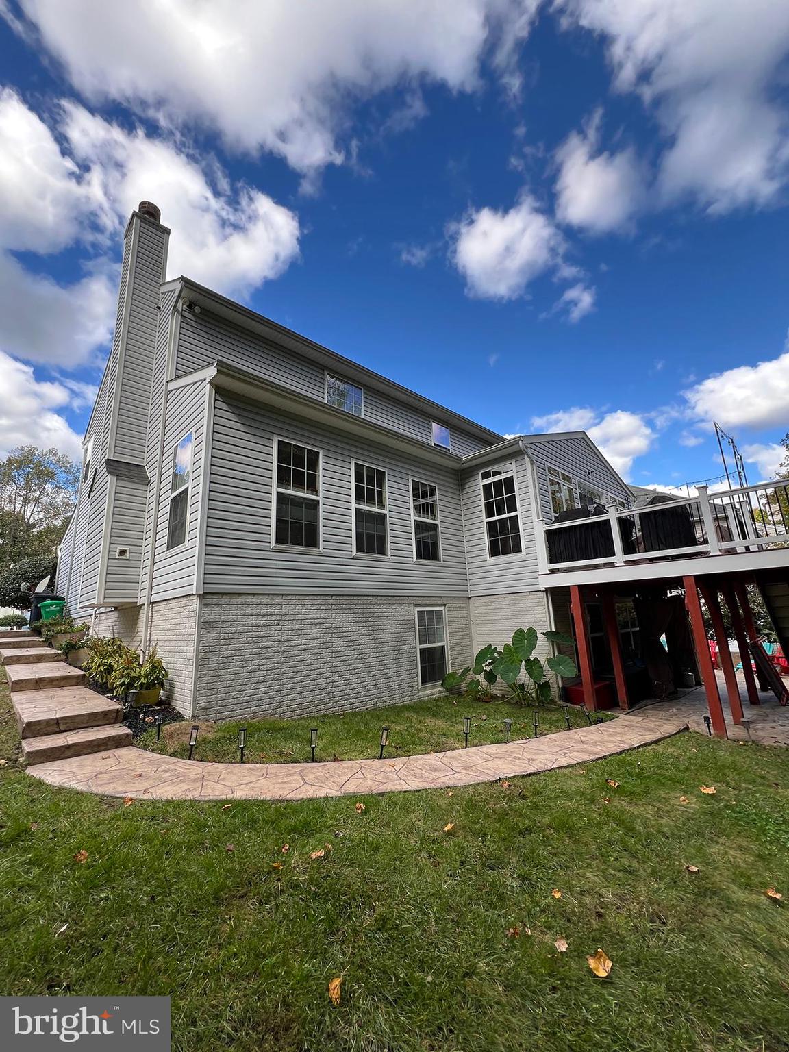 LINWOOD KNOLLS - Residential Lease