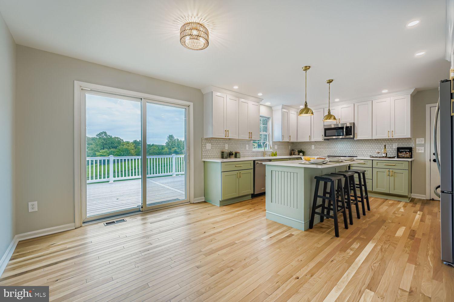 TARA OAKS - Residential