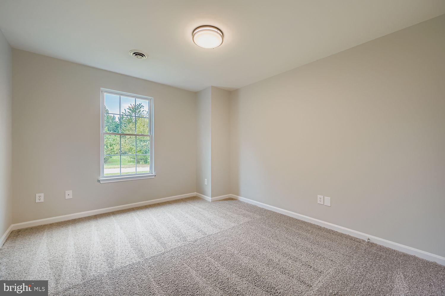 TARA OAKS - Residential