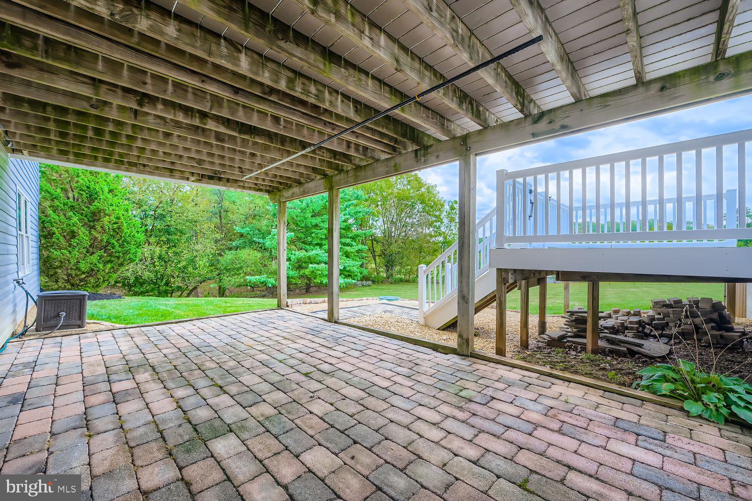 TARA OAKS - Residential