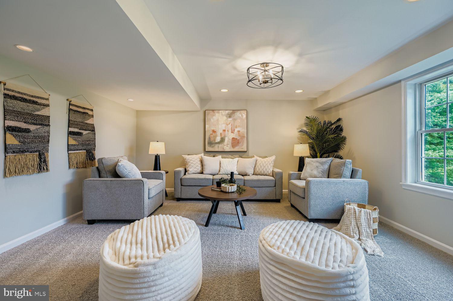 TARA OAKS - Residential