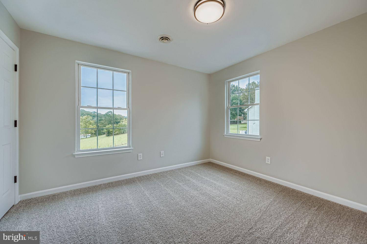 TARA OAKS - Residential