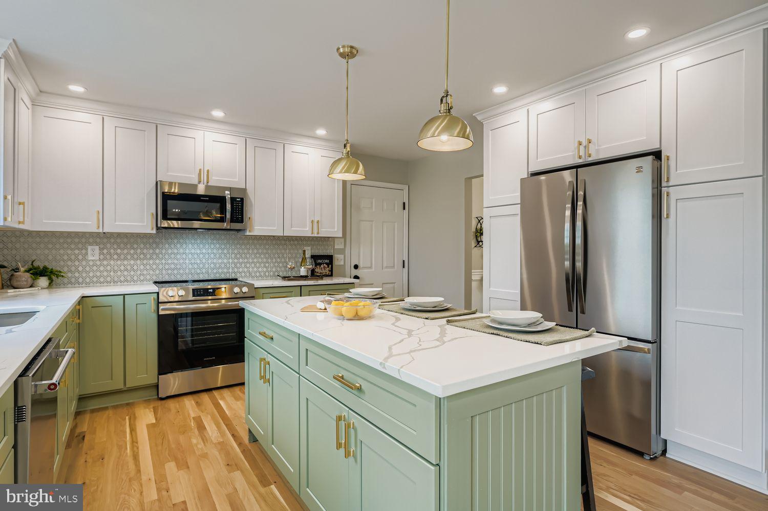 TARA OAKS - Residential