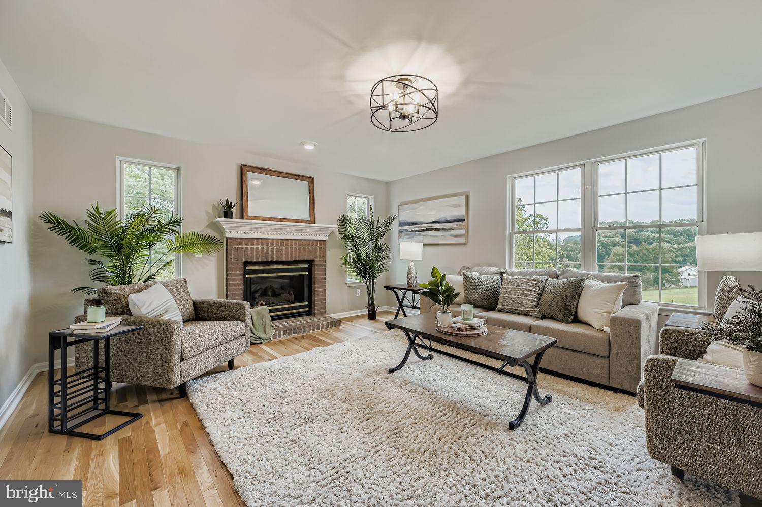 TARA OAKS - Residential