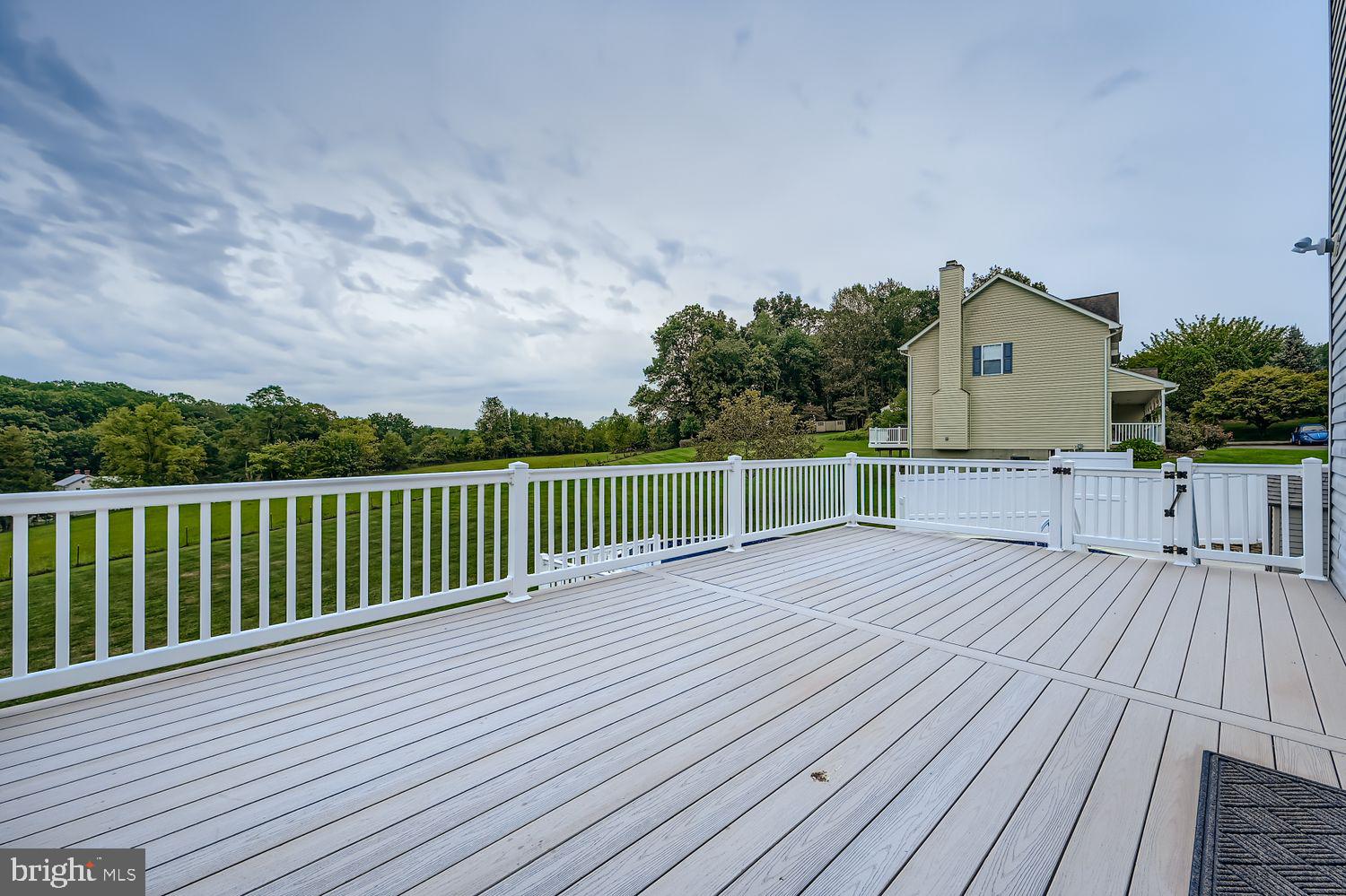 TARA OAKS - Residential