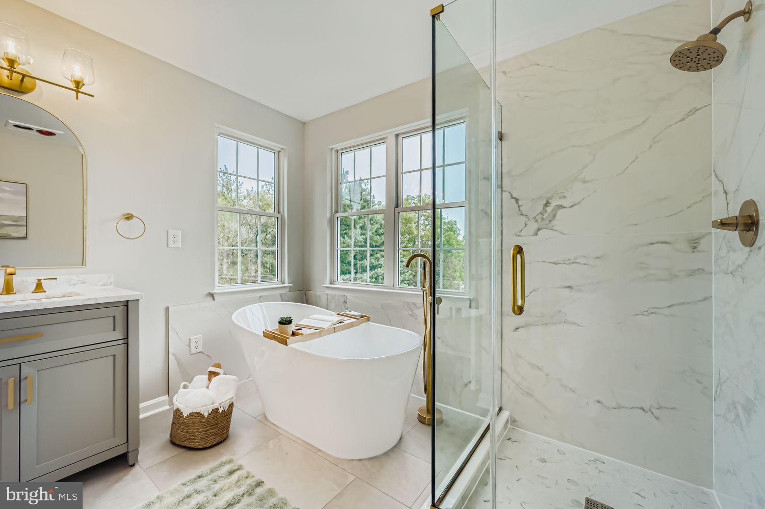 TARA OAKS - Residential