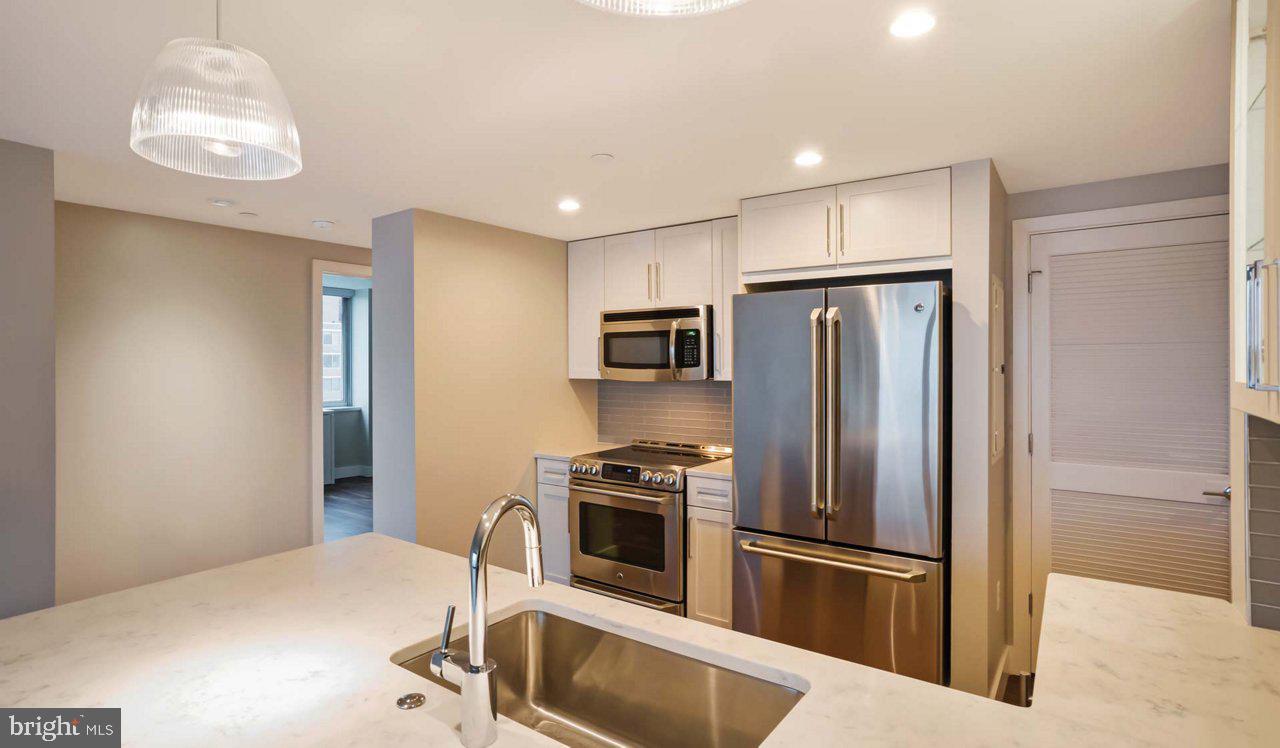 ART MUSEUM AREA - Residential Lease