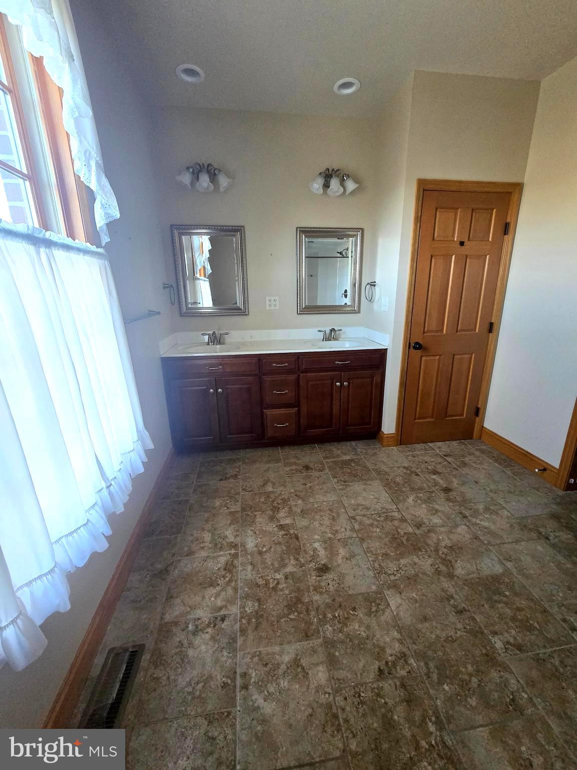 FOOTHILLS OF KENSINGTON - Residential