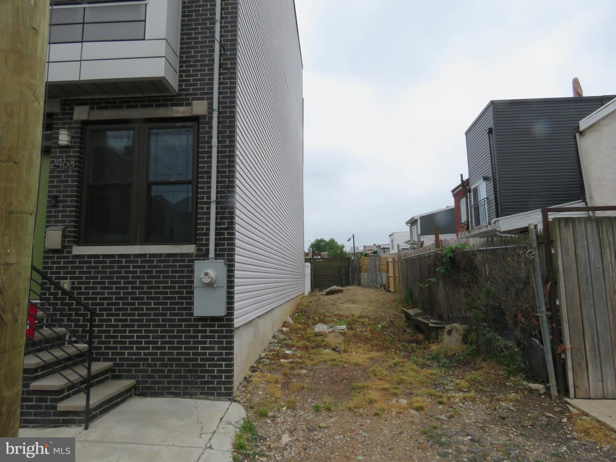 FISHTOWN - Land