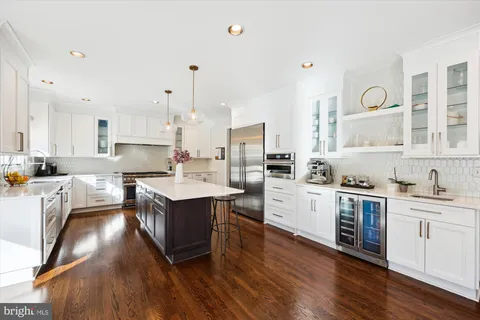 9118 Bells Mill Road, Potomac, MD 20854 - MLS#: MDMC2164130