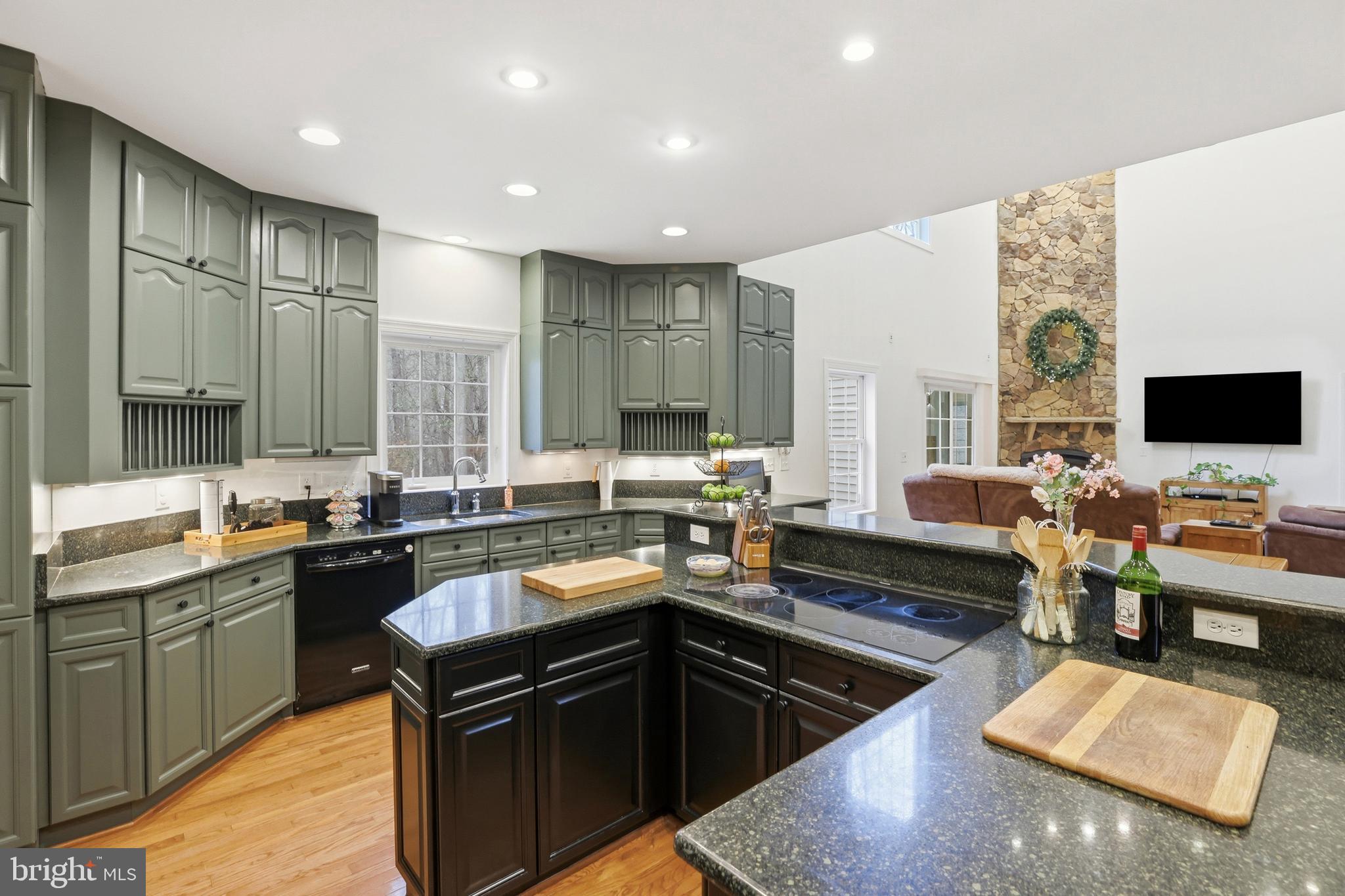 CLASSIC LAKES - Residential