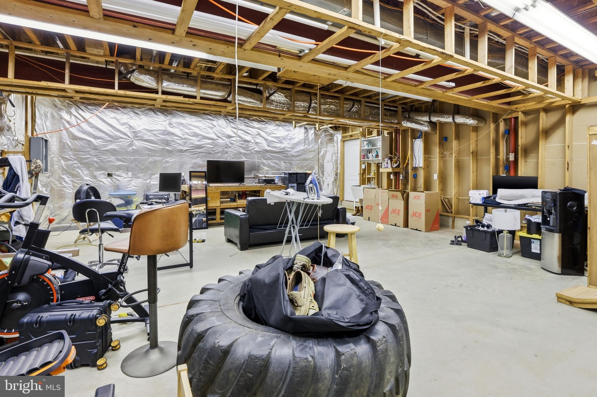 CLASSIC LAKES - Residential