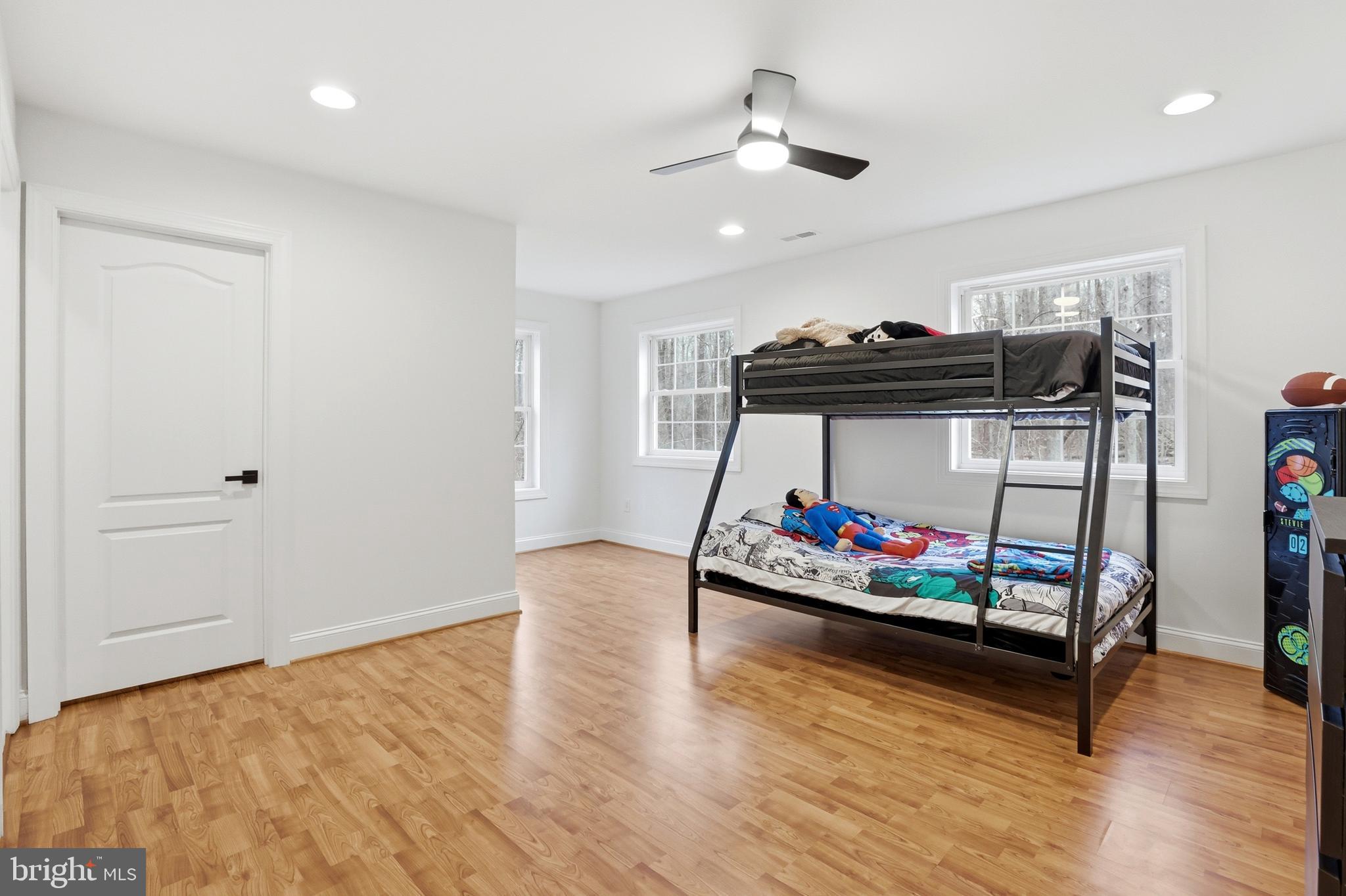 CLASSIC LAKES - Residential