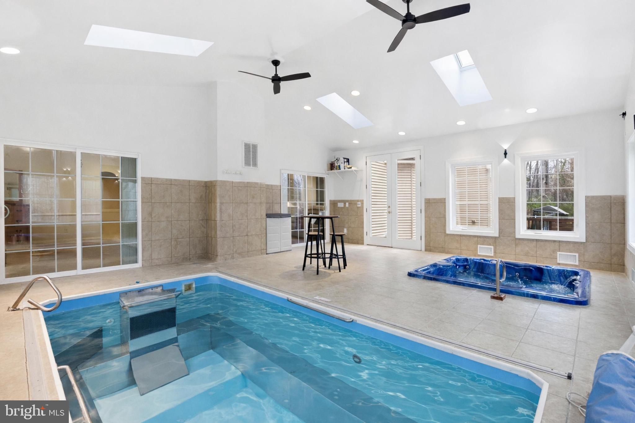 CLASSIC LAKES - Residential