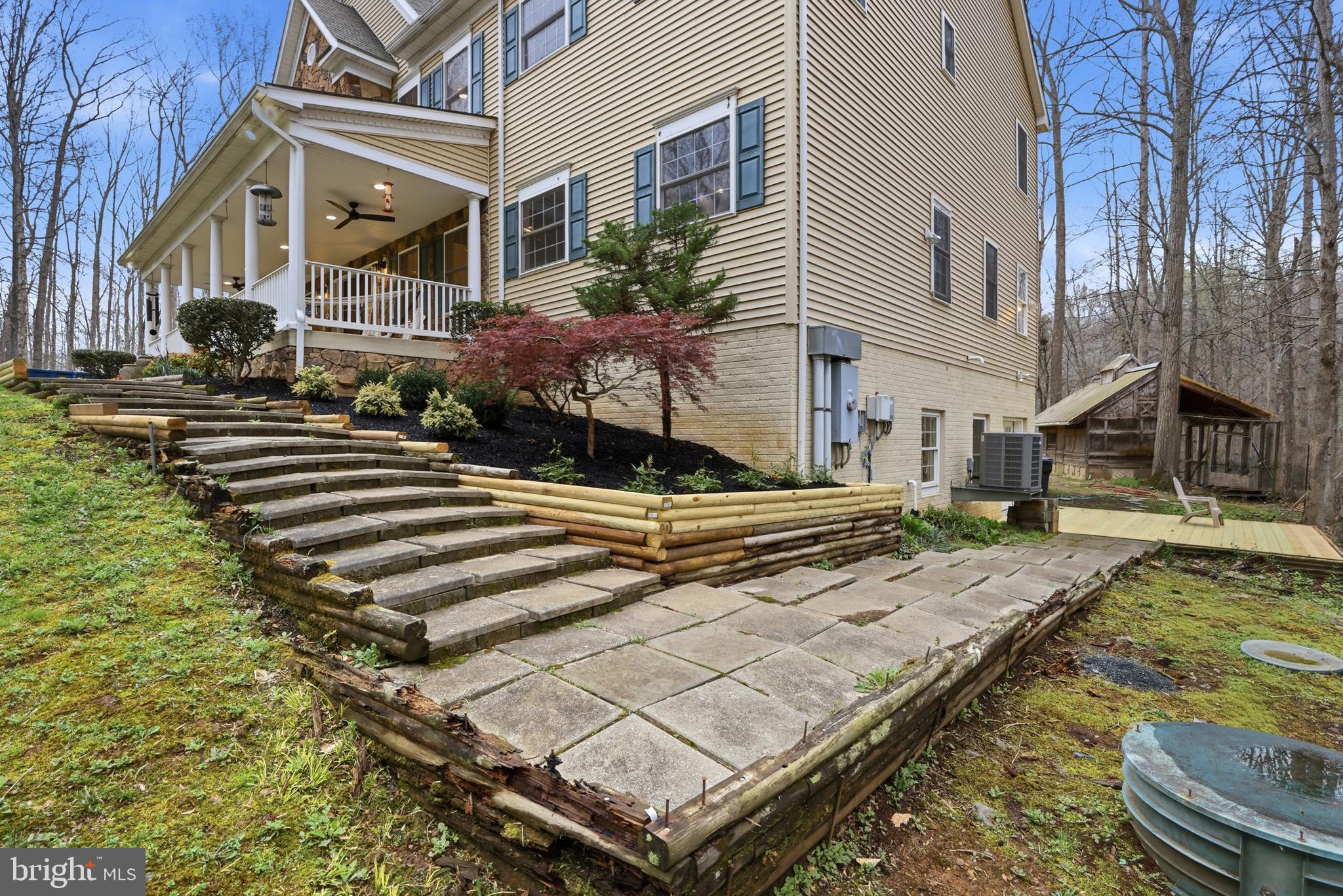 CLASSIC LAKES - Residential