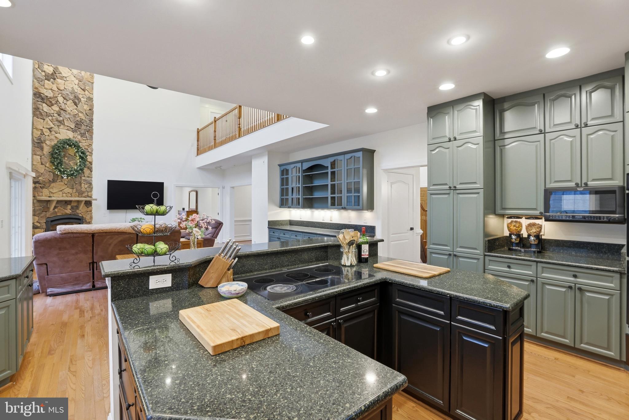 CLASSIC LAKES - Residential