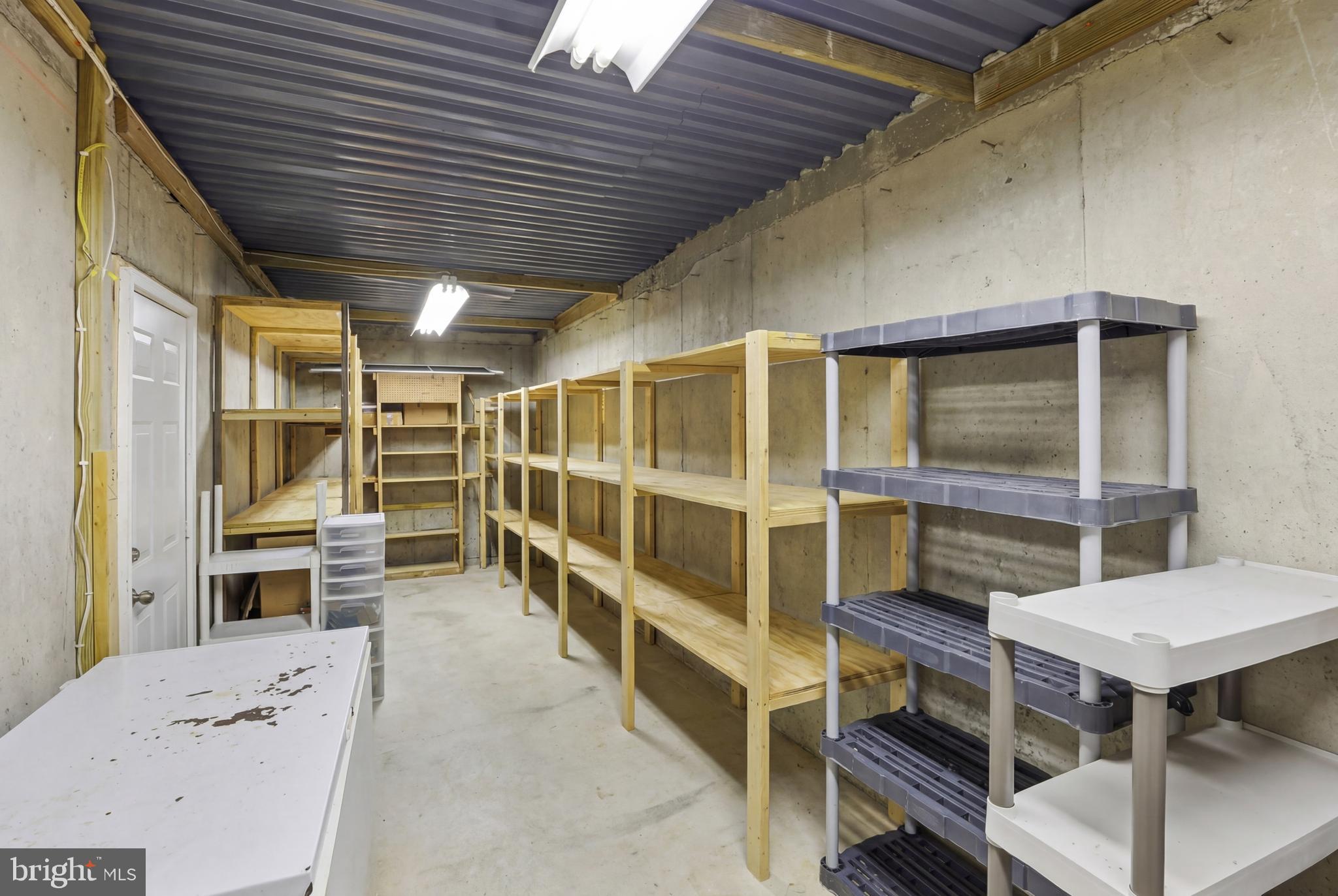 CLASSIC LAKES - Residential