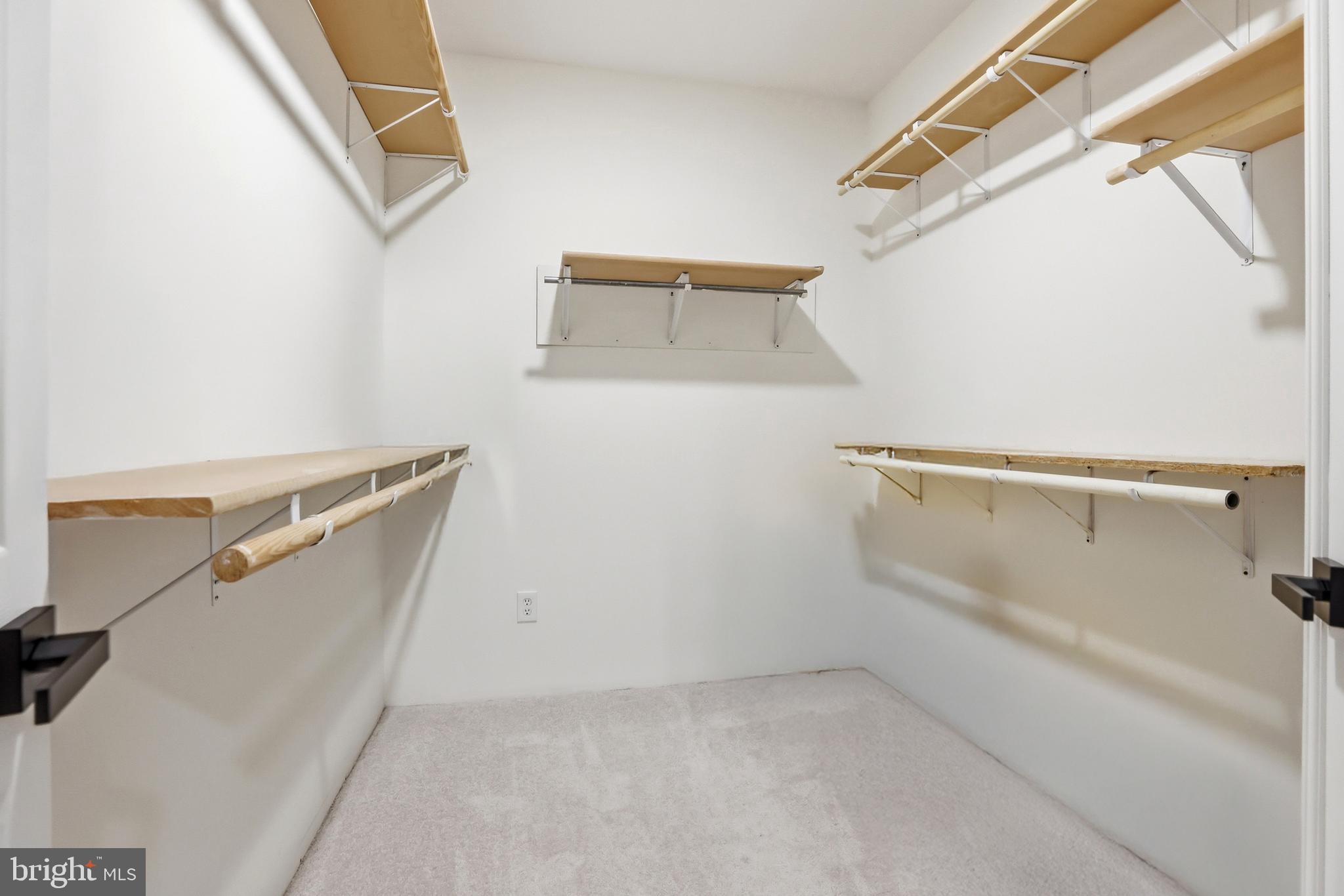 CLASSIC LAKES - Residential