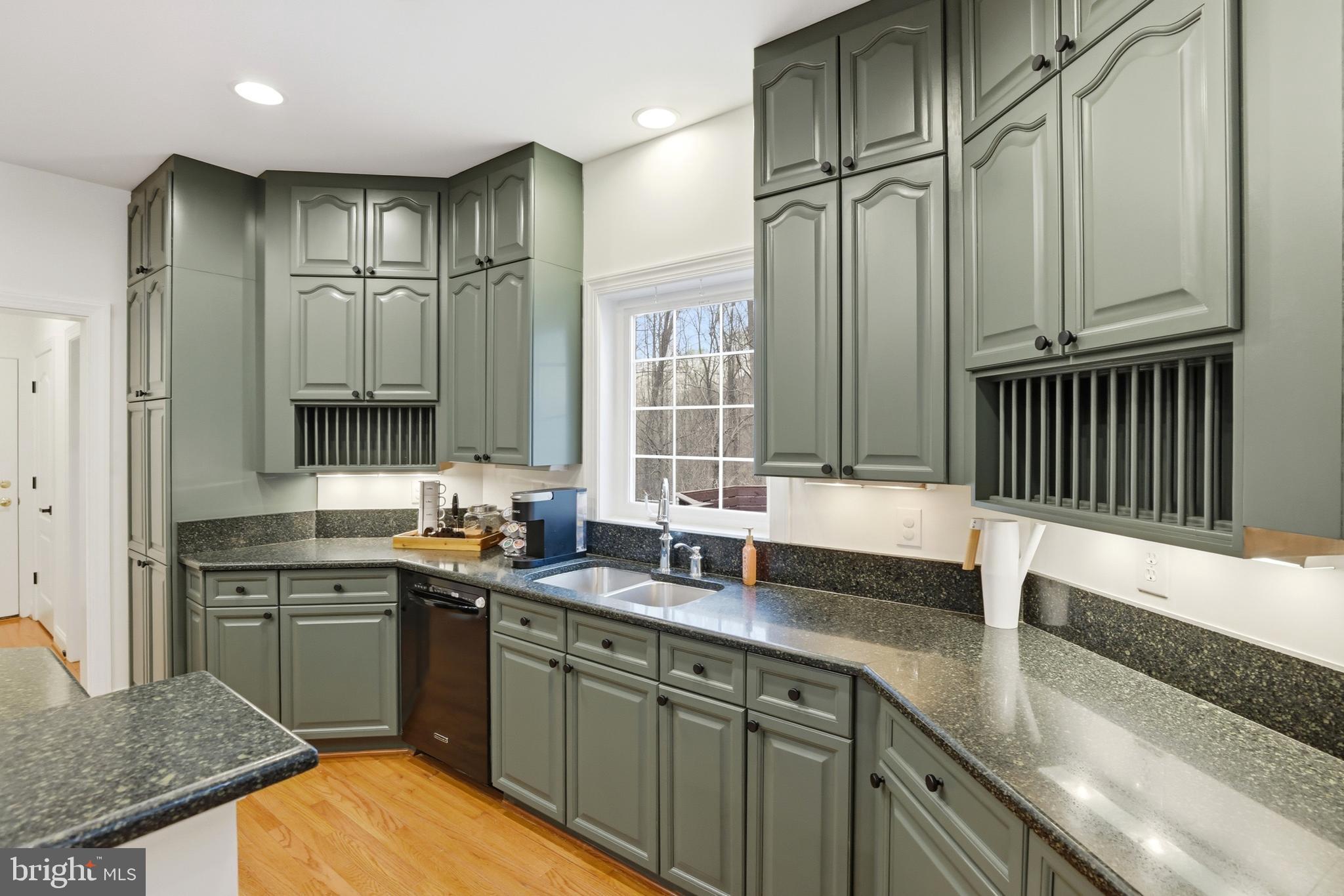 CLASSIC LAKES - Residential