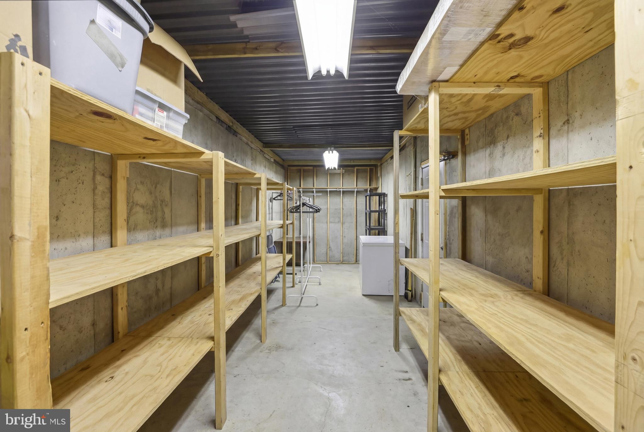 CLASSIC LAKES - Residential