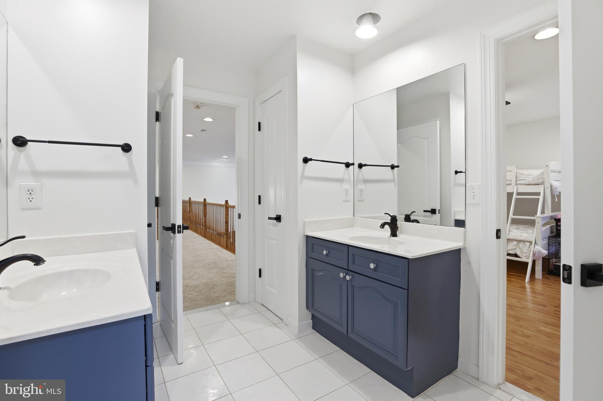 CLASSIC LAKES - Residential