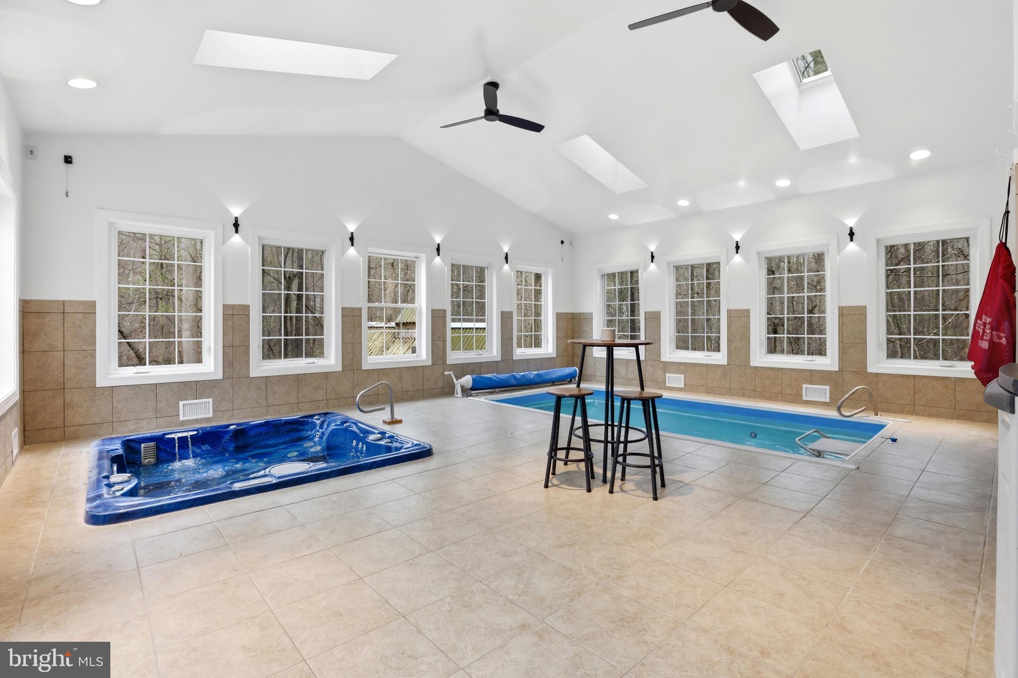 CLASSIC LAKES - Residential