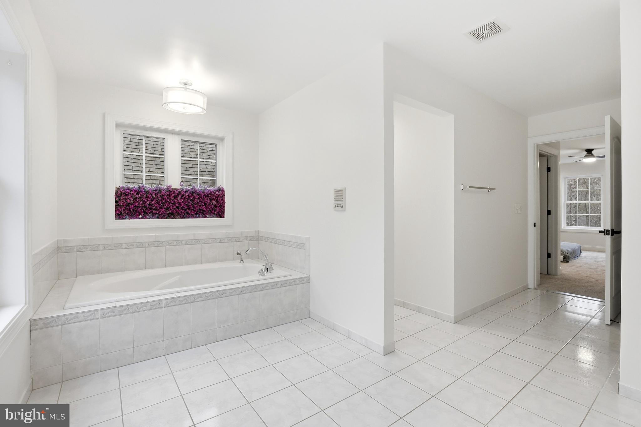 CLASSIC LAKES - Residential