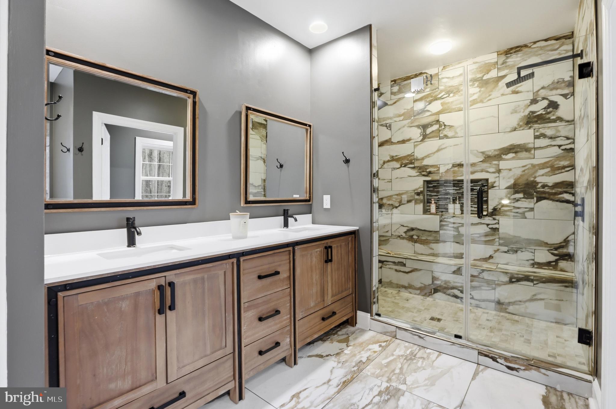 CLASSIC LAKES - Residential