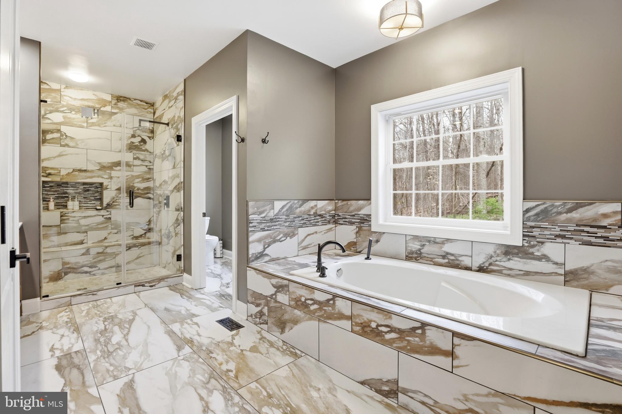 CLASSIC LAKES - Residential