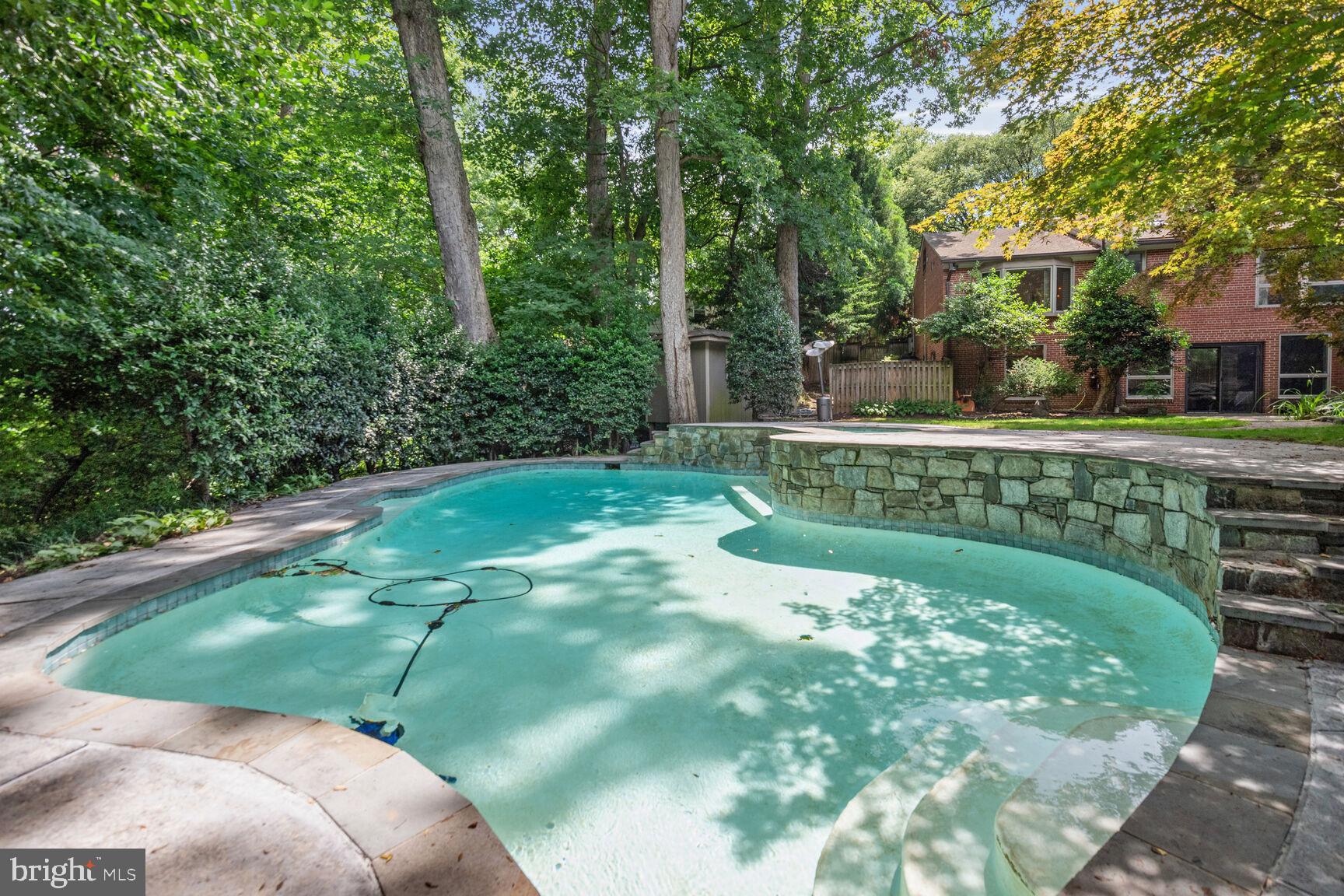 ROLLINGWOOD - Residential