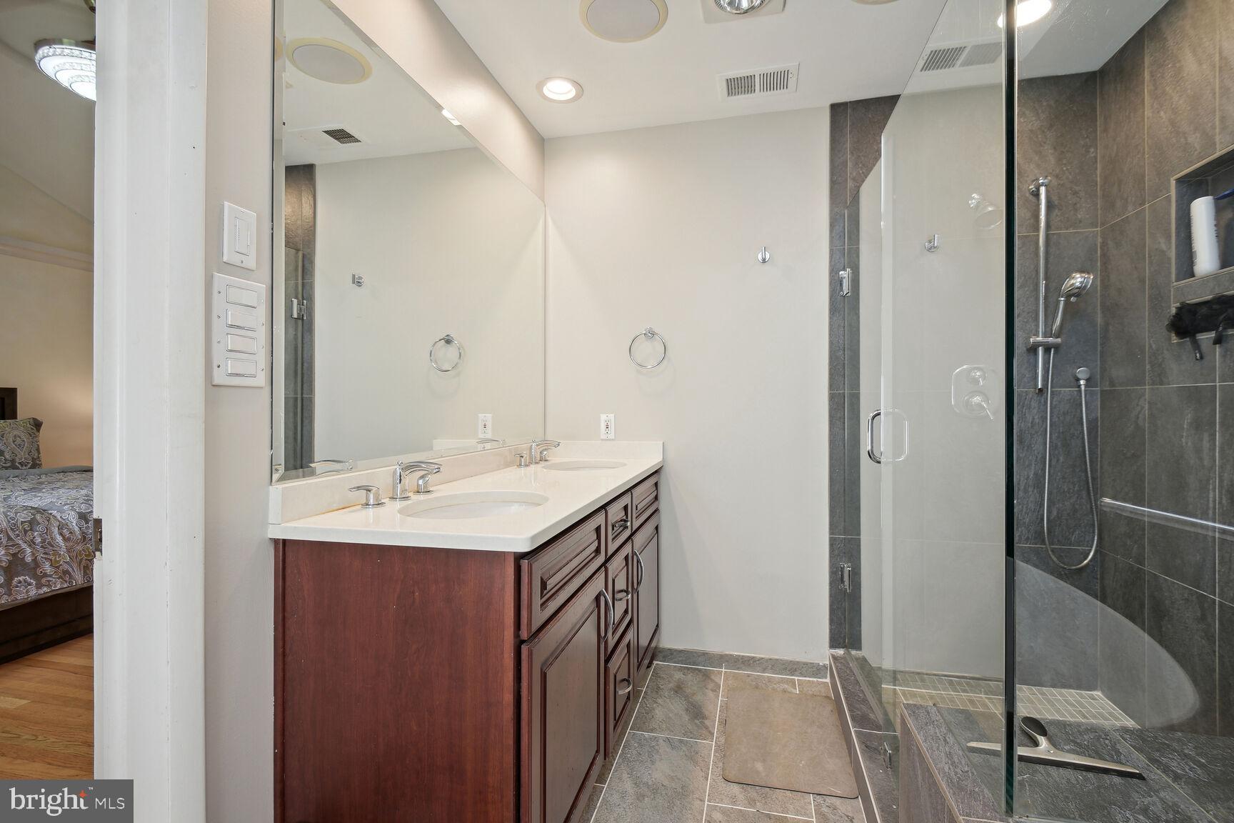 ROLLINGWOOD - Residential