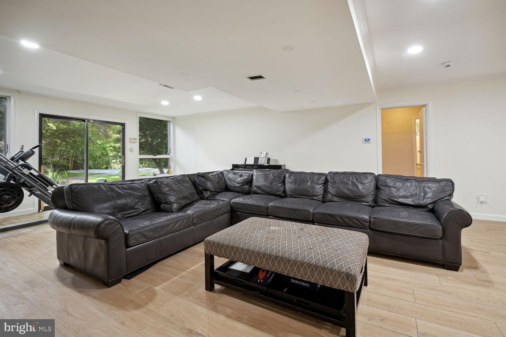 ROLLINGWOOD - Residential