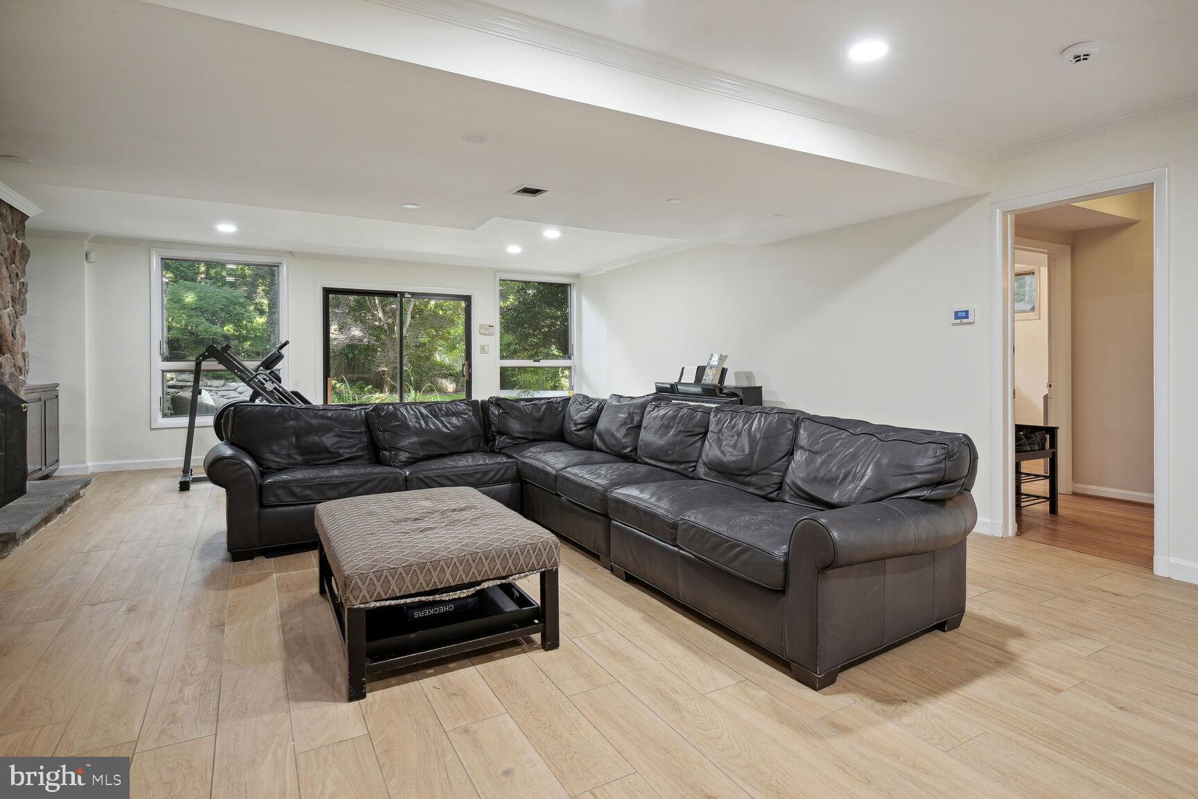 ROLLINGWOOD - Residential