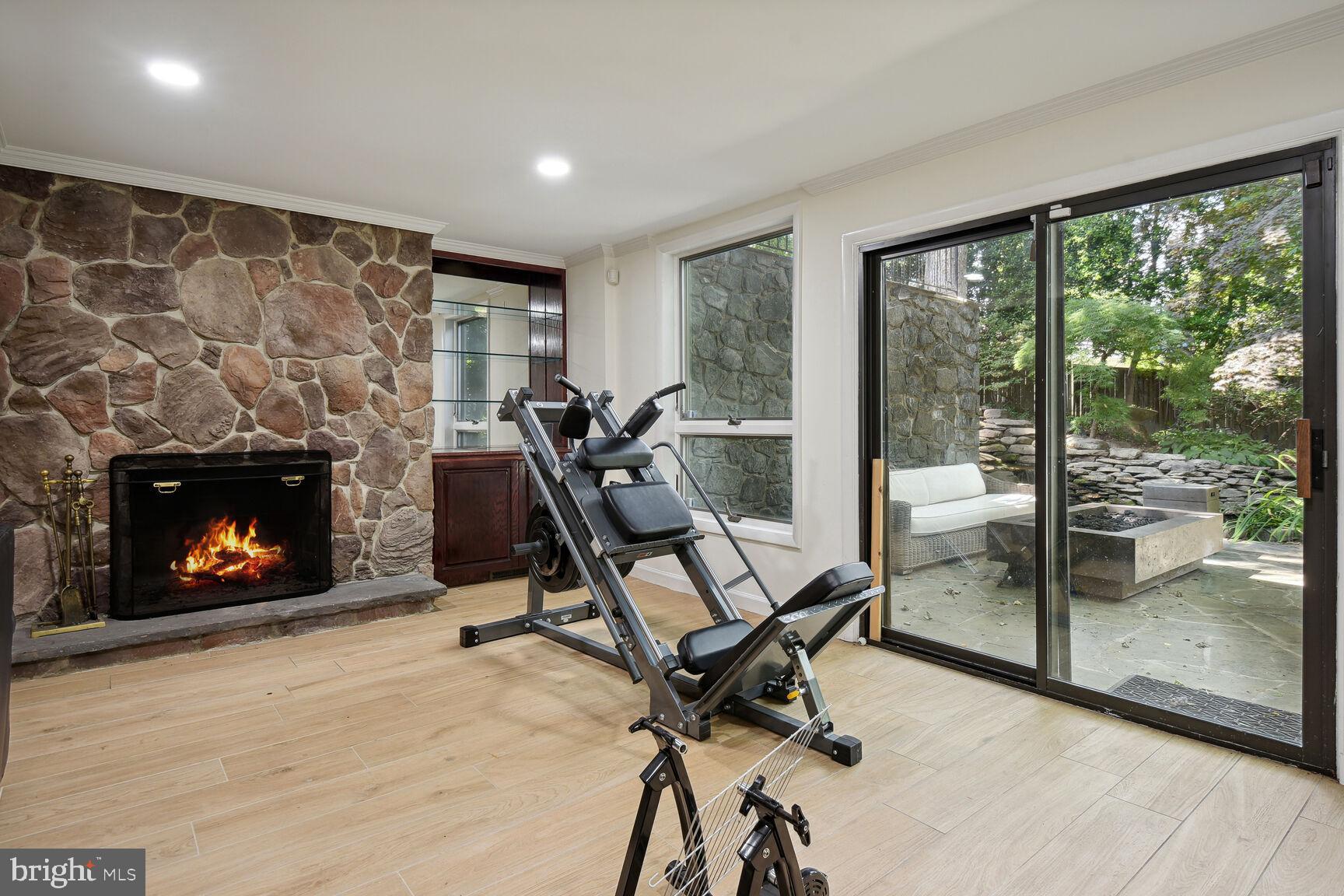 ROLLINGWOOD - Residential