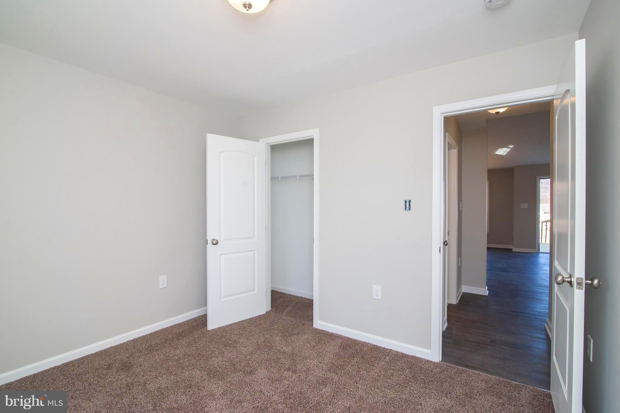 RED HILL - Residential