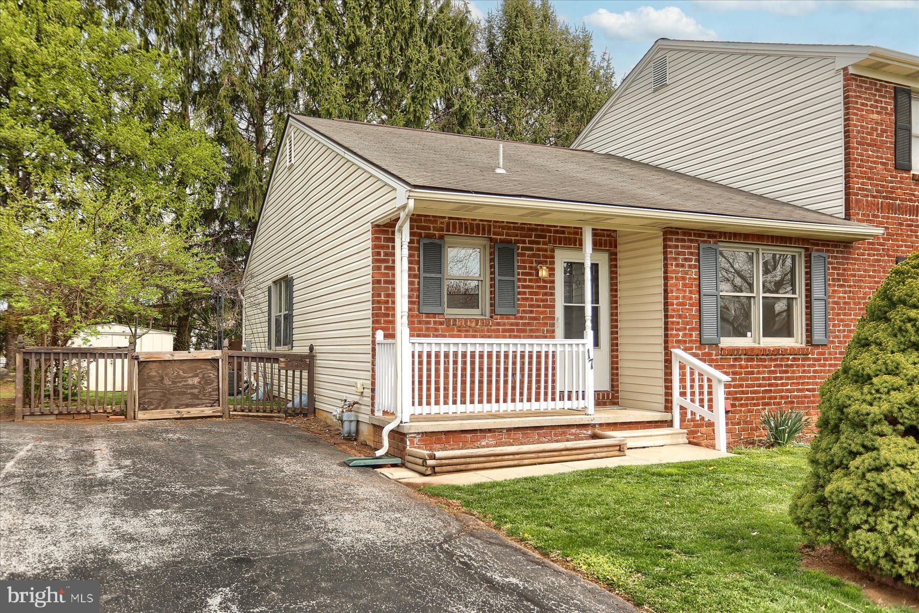 JONATHAN PARK - Residential